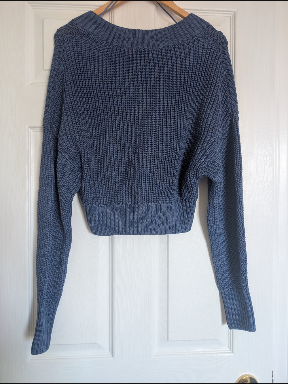 Banana Republic Slate Blue V-Neck Cropped Knit Sweater - Picture 4 of 5